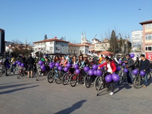 KADINLARIN GÜVENLİ ULAŞIM HAKKI İÇİN PEDALLADIK!